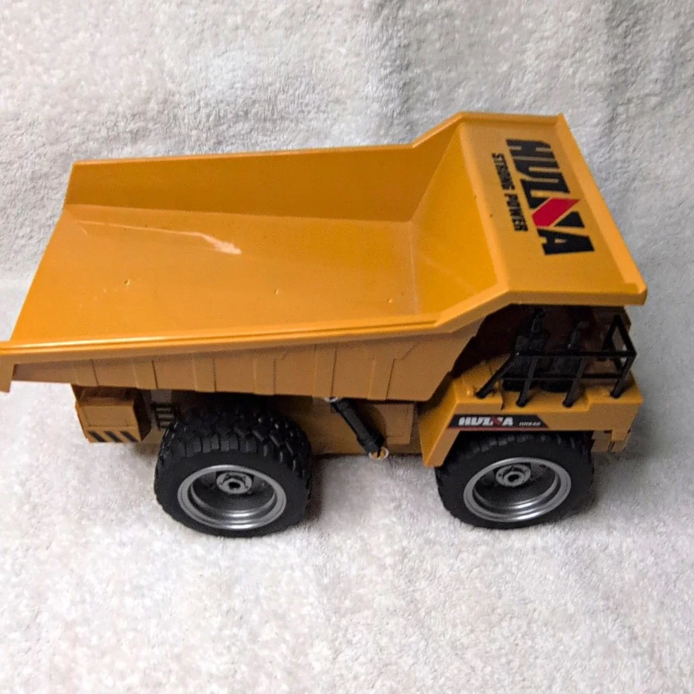 Huina Construction Toy Dump Truck Vehicle Yellow/Black Plastic